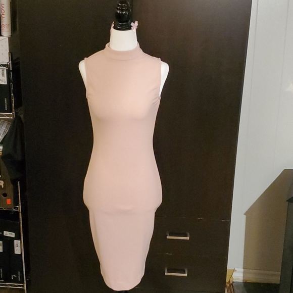 Marciano Dress 👗 - Picture 3 of 9